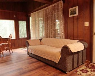 The Little Cedar - overlooking South Black Creek - Dushore - Living room