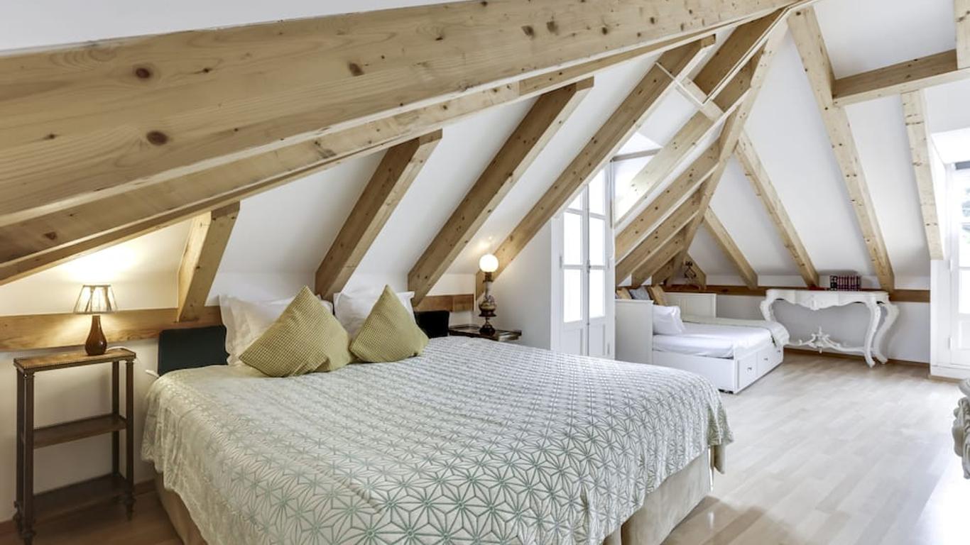 Luxa Boutique Hotel