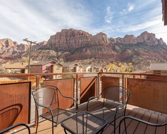 Townhome 6 in Springdale, at Zion National Park - Springdale - Balcony
