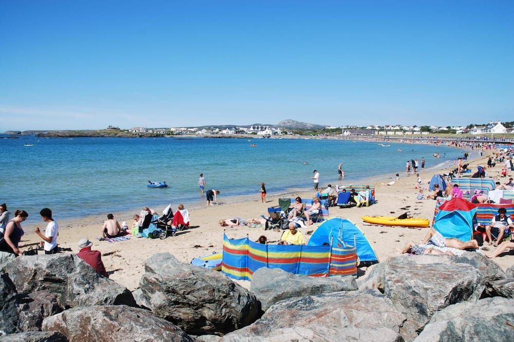 ذا بيتش موتل - هوليهاد - شاطئ