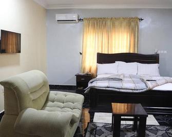 Emrosy Hotels - Uyo - Bedroom