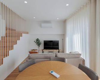 Simple Life II - Setúbal - Comedor