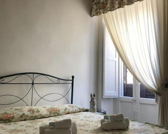 Casa Camilla - Massafra - Camera da letto