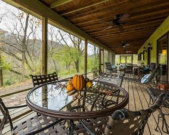 Rural Kentucky River Palisades Cabin/Past Distilry - Nicholasville - Balkon