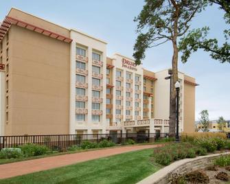 Drury Inn & Suites West Des Moines - West Des Moines - Building