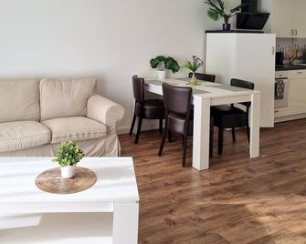 Pet Friendly Apartment - Passow - Salle à manger