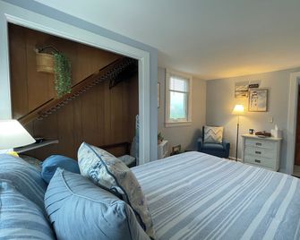 A Cozy Nautical Nest on Lincolnville Beach - Lincolnville - Sovrum