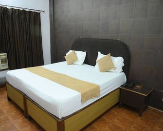 Mansarover Hotel & Banquets - Bareilly