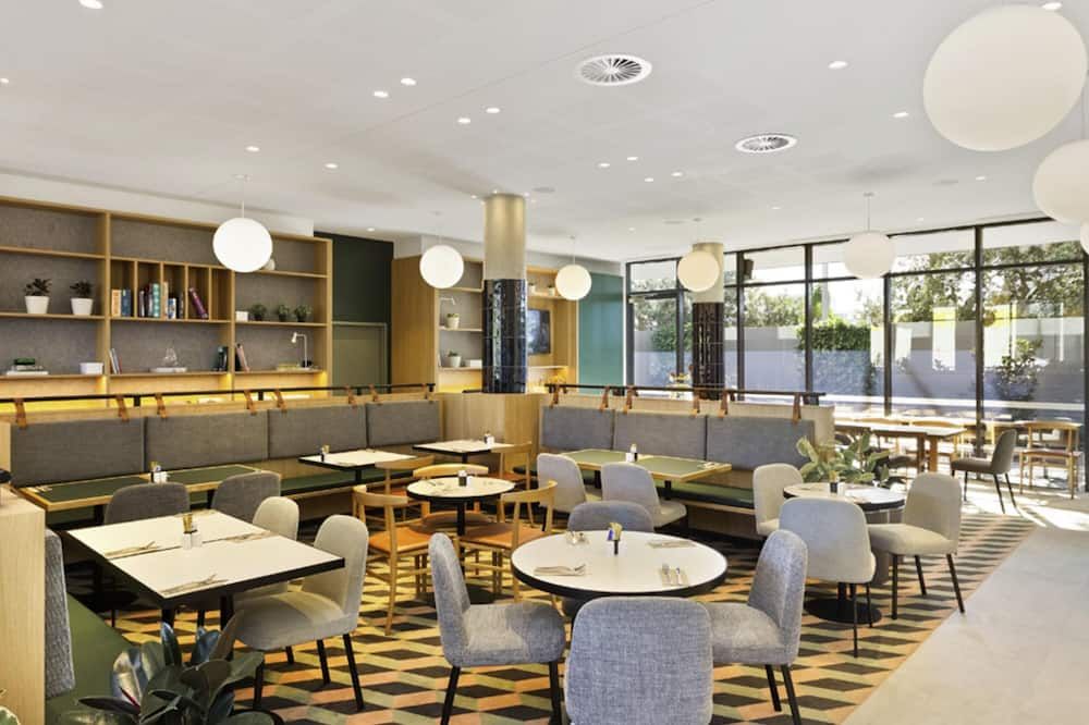 مانترا أون سيدني أيربورت