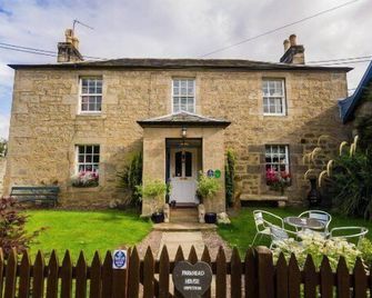 Two gorgeous bedrooms in 4 B&B with open countryside views at Parkhead House - South Queensferry - Edificio
