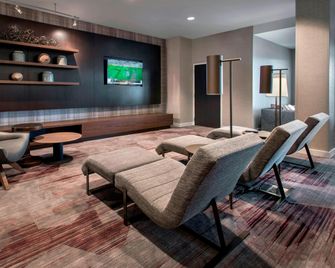 Courtyard by Marriott Schenectady at Mohawk Harbor - Schenectady - Salónek