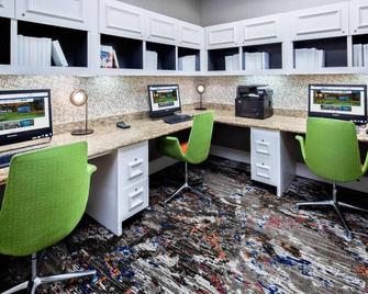 2 Pet-friendly Units, Onsite Parking! Short Drive to Berkeley Community Theater - Emeryville - Business centrum