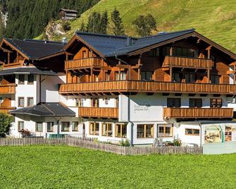 Hotel zum grünen Tor - Tux - Edificio