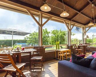 Very Centrally And Peacefully Located Cosy And Comfortable Group Accomodation - Sluiskil - Restaurante