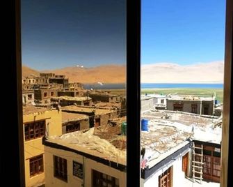 Tsomoriri Hotel Lake View - Karzok - Balcón