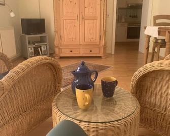 Watthuus Kiebitzhörn Apartment - Nordseeheilbad Horumersiel-Schillig - Wohnzimmer