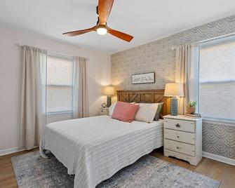 Remodeled Ranch 1story Kng Qn Beds Deck - Wake Forest - Schlafzimmer