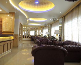 Crescent Resort - Darjeeling - Lobby