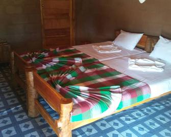 Plummy dale cabana..it is loacated nearly the lake .it is very calm envirionment - Tissamaharama - Bedroom