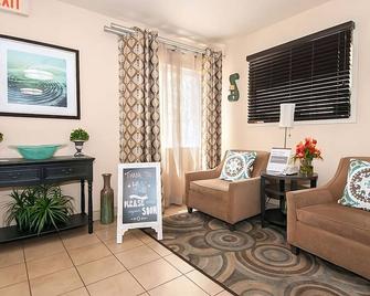 Making The Best Memories Along The Way! Kitchenette, Pets Allowed - Garden Grove - Sala de estar