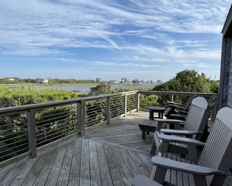 윌스 하이드어웨이 - 침실 3개 코티지 바이 레드어닝 - 해터러스 - 발코니