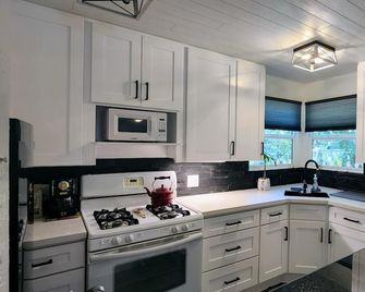 Cherry Valley Studio Guest Cottage - Beaumont - Cucina