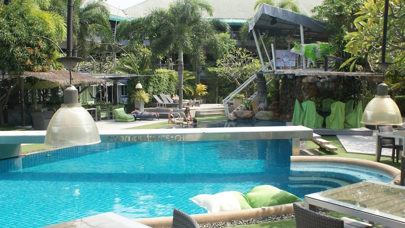 Momento Resort
