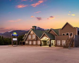 Days Inn by Wyndham Valemount - Valemount - Edificio