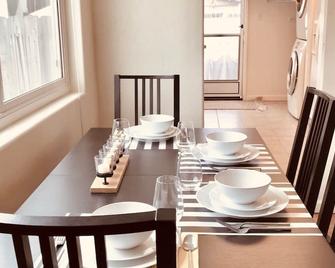 Spacious & Charming Normal Heights Retreat~1 Bedroom~in the Heart of San Diego - San Diego - Dining room