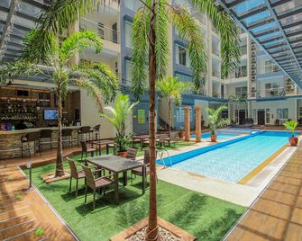La Grande Residence - Angeles City - Pool