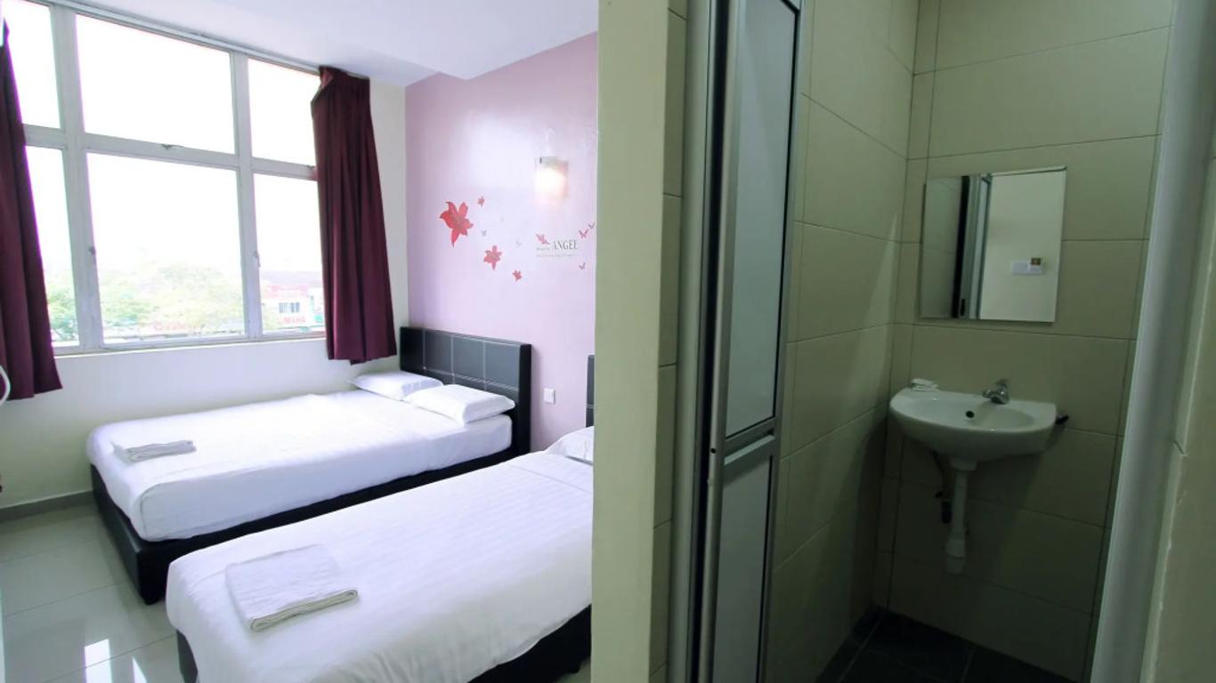 Max Inn Hotel