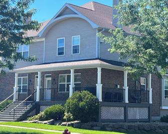 Citys Edge Of Madison- Sleeps 10 & Only 6 Miles To Downtown - Sun Prairie - Будівля