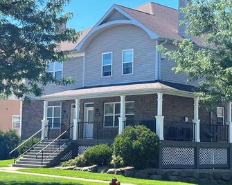Citys Edge Of Madison- Sleeps 10 & Only 6 Miles To Downtown - Sun Prairie - Budova