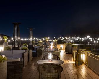 راديسون سيرفيسد أبارتمنتس أنتاناناريفو سيتي سنتر - انتاناناريفو - بار