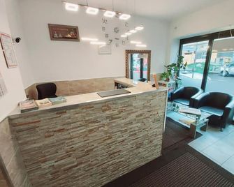 Angel Hotel - Frankfurt am Main - Front desk