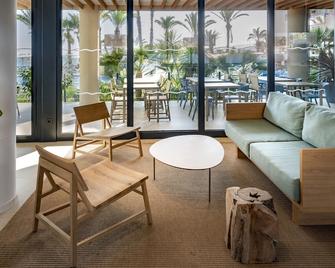 Caprici Beach Hotel & Spa - Santa Susana - Sala de estar