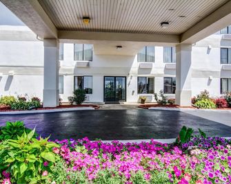 Motel 6 Columbia East - Columbia