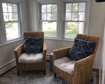 Renovated New Silver Beach Rental - North Falmouth - Sala de estar