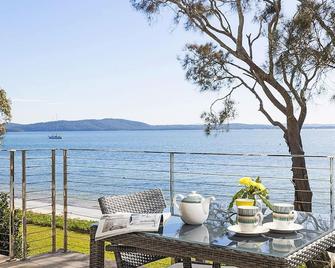 Paradiso Beach House - Salamander Bay - Balcony