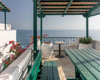 Triton Authentic Cretan Hotel - Tsoutsouros - Balcón