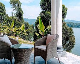 Villa Bunyonyi - Kabale - Patio