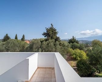 Helena Inn - Svoronata - Balkon