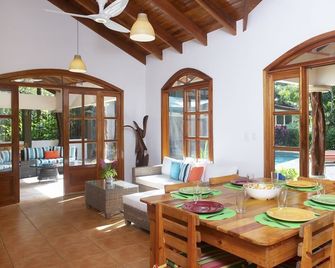 4-Br home next to the beach in Playa Guiones - Nosara - Comedor