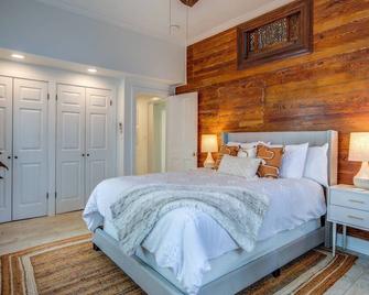 The Conch Chateau: Stylishly Renovated Conch House in the Heart of Key West, Heated/Chilled Pool! - Key West - Soverom