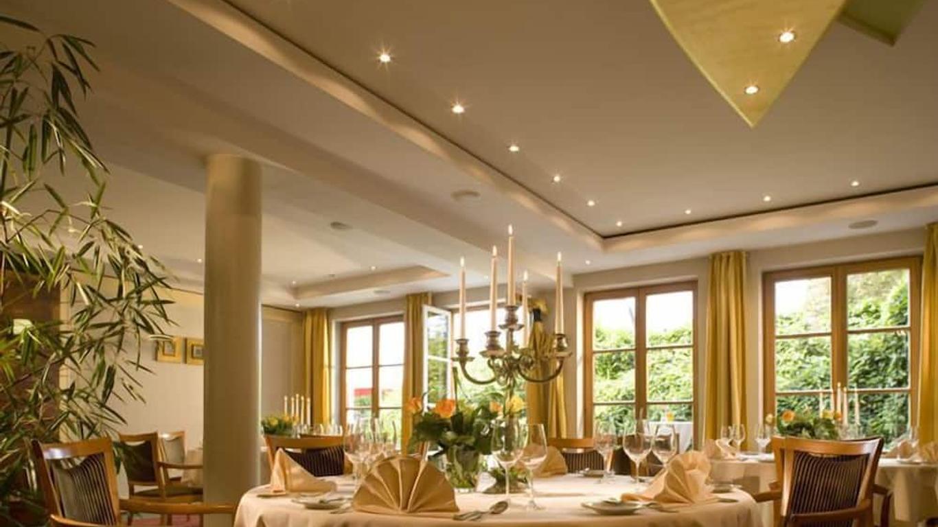 هوتل أيسباك