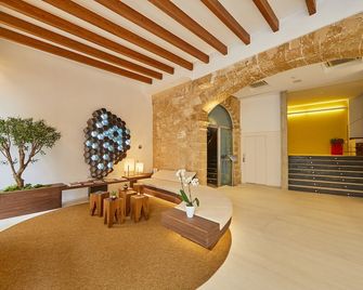 سانتا كلارا إربان هوتل آند سبا - ميورقة - شرفة مرصوفة