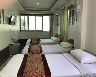 M.G.M Hotel - Yangon - Bedroom