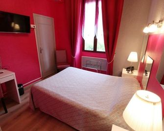 Logis Hôtel Le Bocage - Montmarault - Habitación