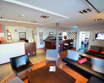 Kyriad Hotel Dijon Gare - דיז'ון - בר