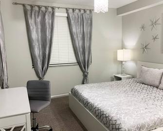 Lovely Elegant 2 Bed 2 Bath in Miramar - Hollywood - Schlafzimmer